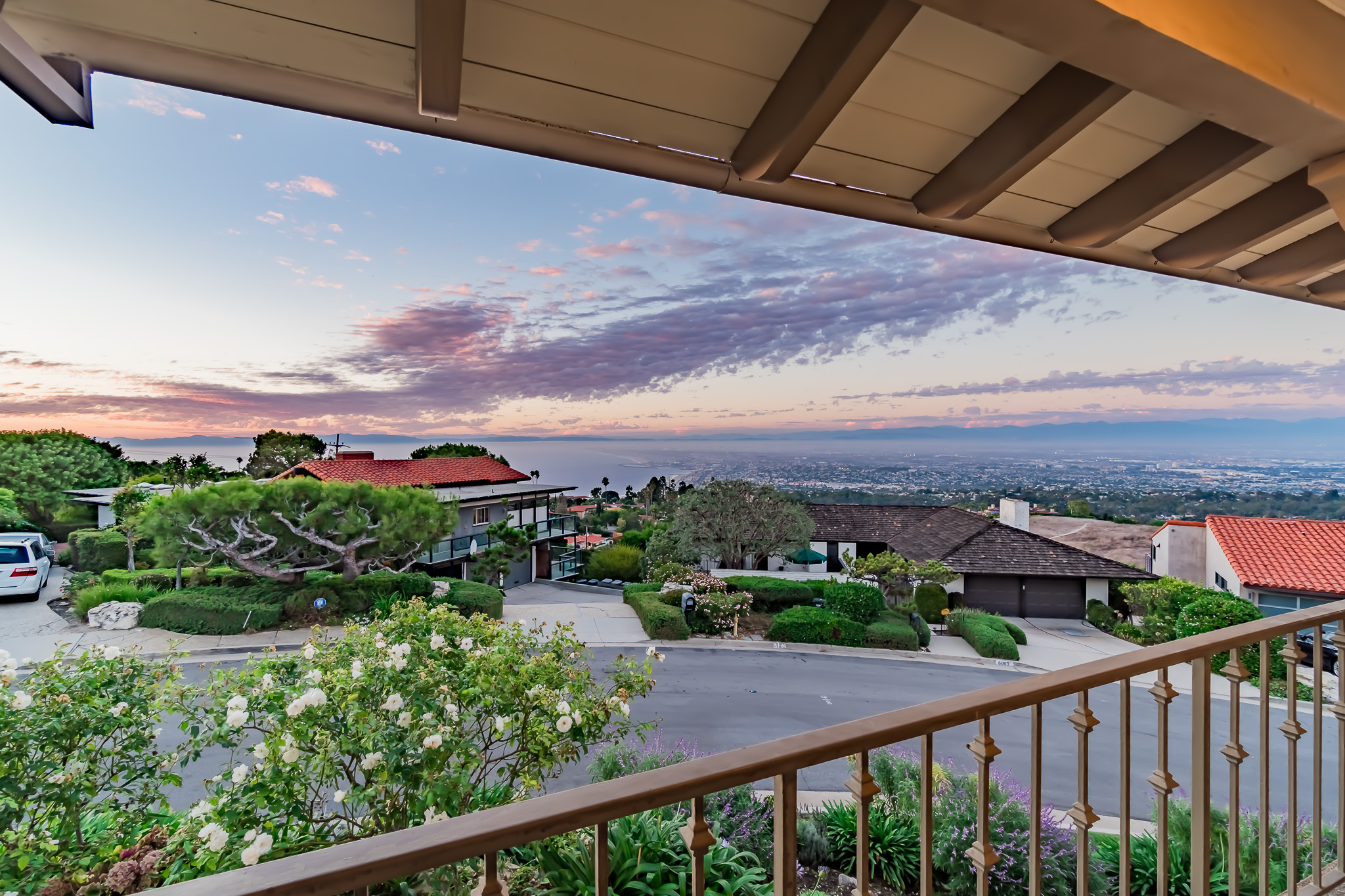 Woodfern Drive Ground- HELIX Real Estate Aerial Photographer-38.jpg
