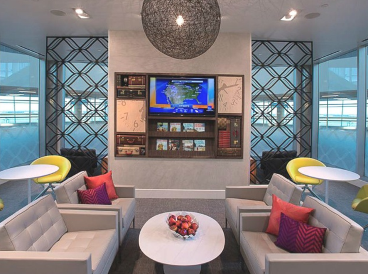 DFW空港がより快適に？ラウンジが心機一転