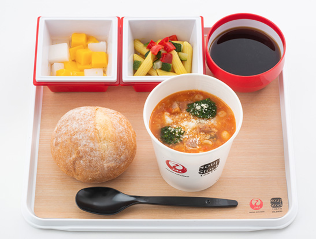 日本で人気スープが機内食で提供開始！【JAL】