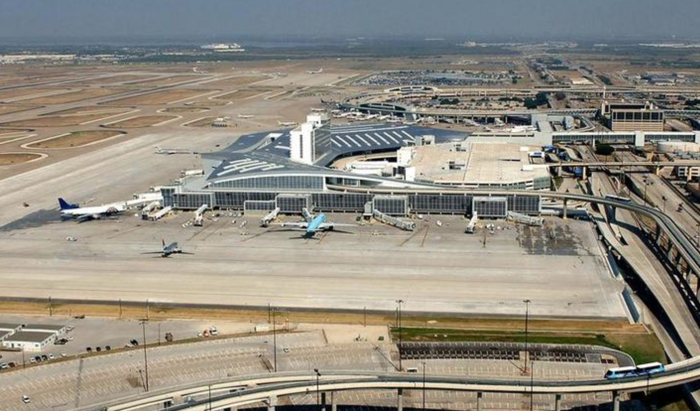 DFW空港、利用者多すぎる？【ゲート足りない状況に】