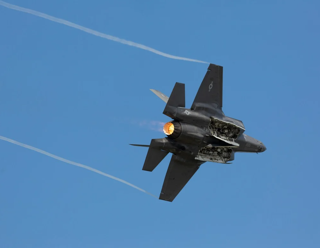 F35戦闘機、米が日本売却を承認【105機2.4兆円】