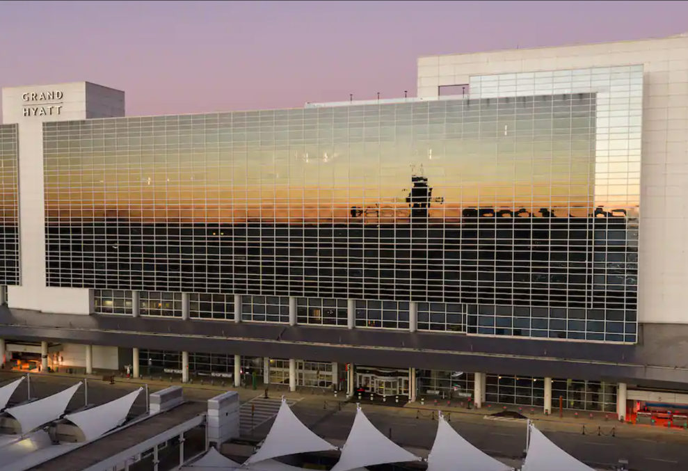 ワールドカップ見据えDFW空港ホテル改装、グランドハイアットが新装開業