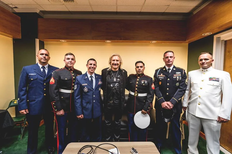 Joe Walsh makes some new friends at VetsAid 2017 (Sept 20, 2017 / EagleBank Arena, Fairfax, VA)
