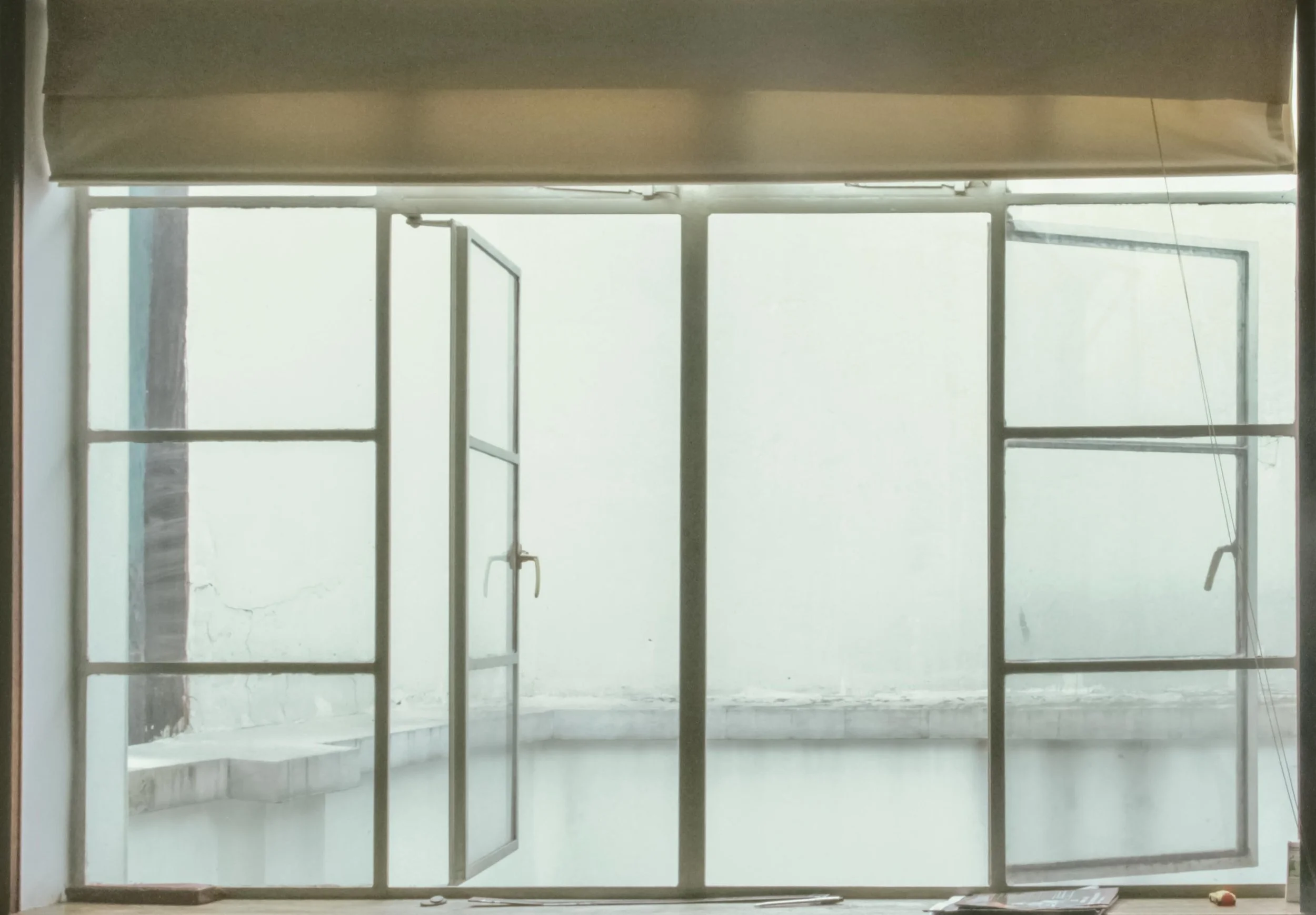 Ventana al blanco