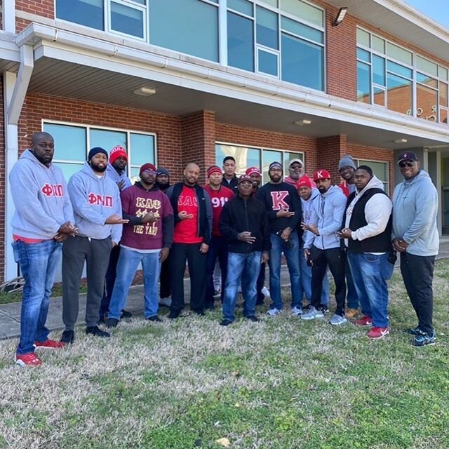 Middle TN Nupes trying to lend a helping hand in the community this morning. 
A lot of work left to do! #PrayForNashville @scp_kapsi @kapsi1911 
___
#HvilleNupes #OnTheMove #OTM #ProgressiveNupes #Yo
#KappaAlphaPsi #PhiNuPi #Nupes #Kappas #KAPsi #KAP
