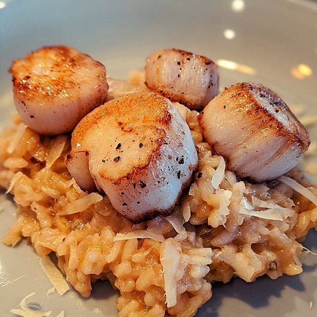 Day 60 of quarantine and I'm going as fancy as possible. Truffle butter risotto is great for the end times!
.
.
Recipe on my blog (sararamsey.com/blog/trufflerisotto).
.
.
#quarantinechef #cooking #foodie #foodstagram #blog #writinglife #stayhome #st