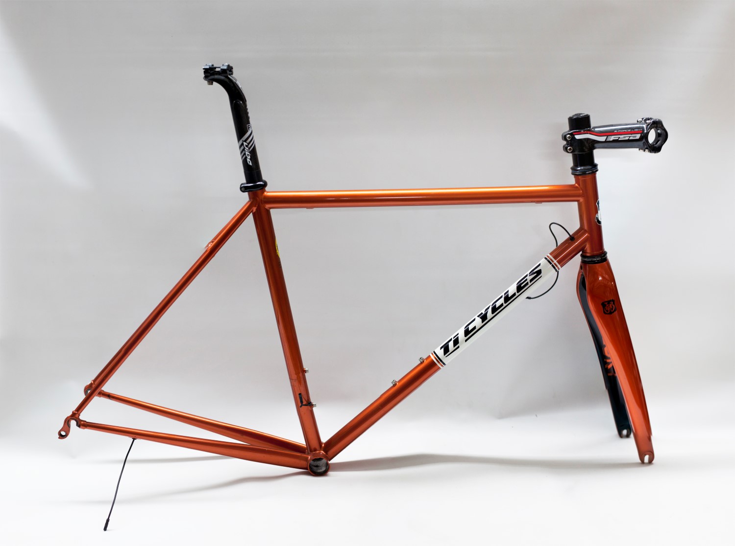 Hyak-56cm-Di2-Orange-Frameset.jpg