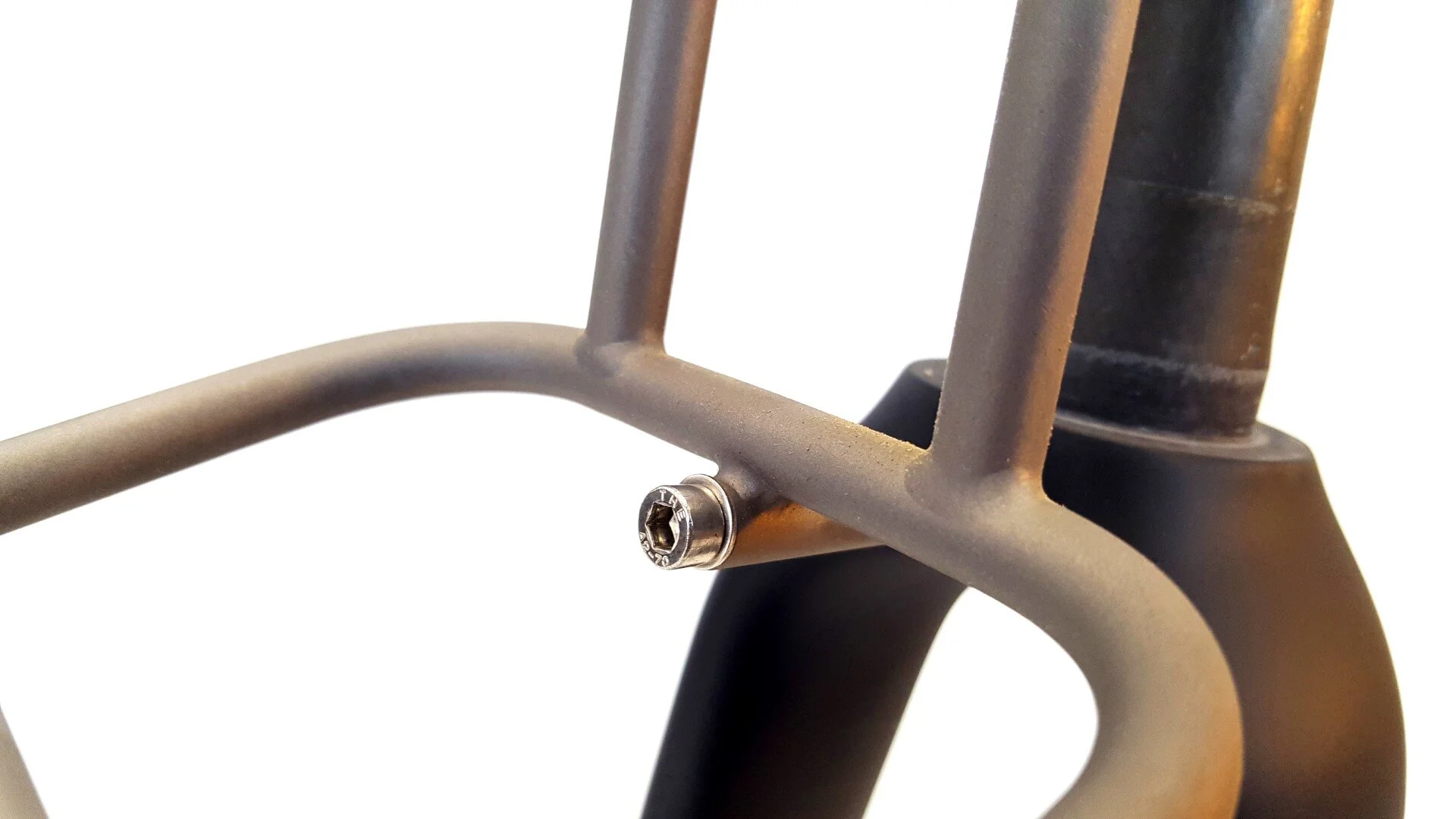 REN-FORK-GX1-RACK-DETAIL-CROWN.jpg