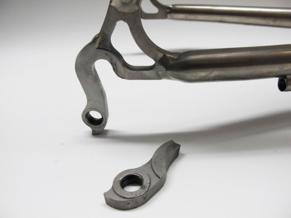 service-repair-ti-derailleur-hanger.jpg