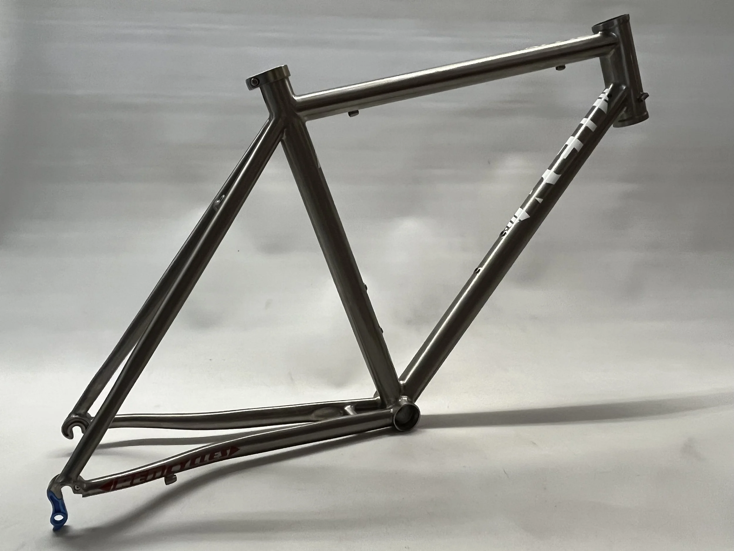 REN Appia: Road Classic - Titanium