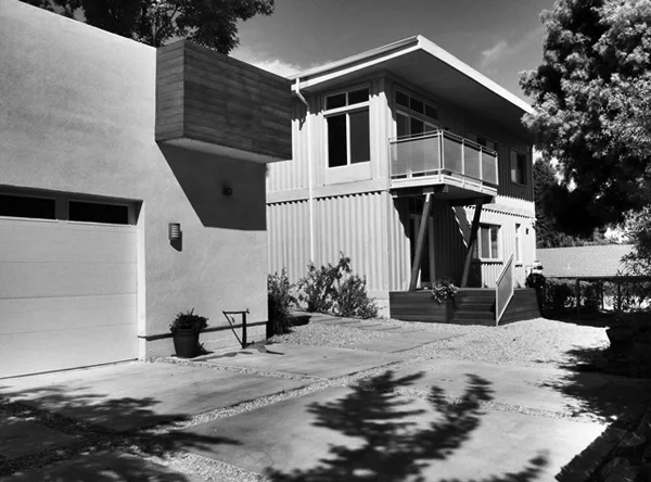 zaidi_exterior b+w.jpg