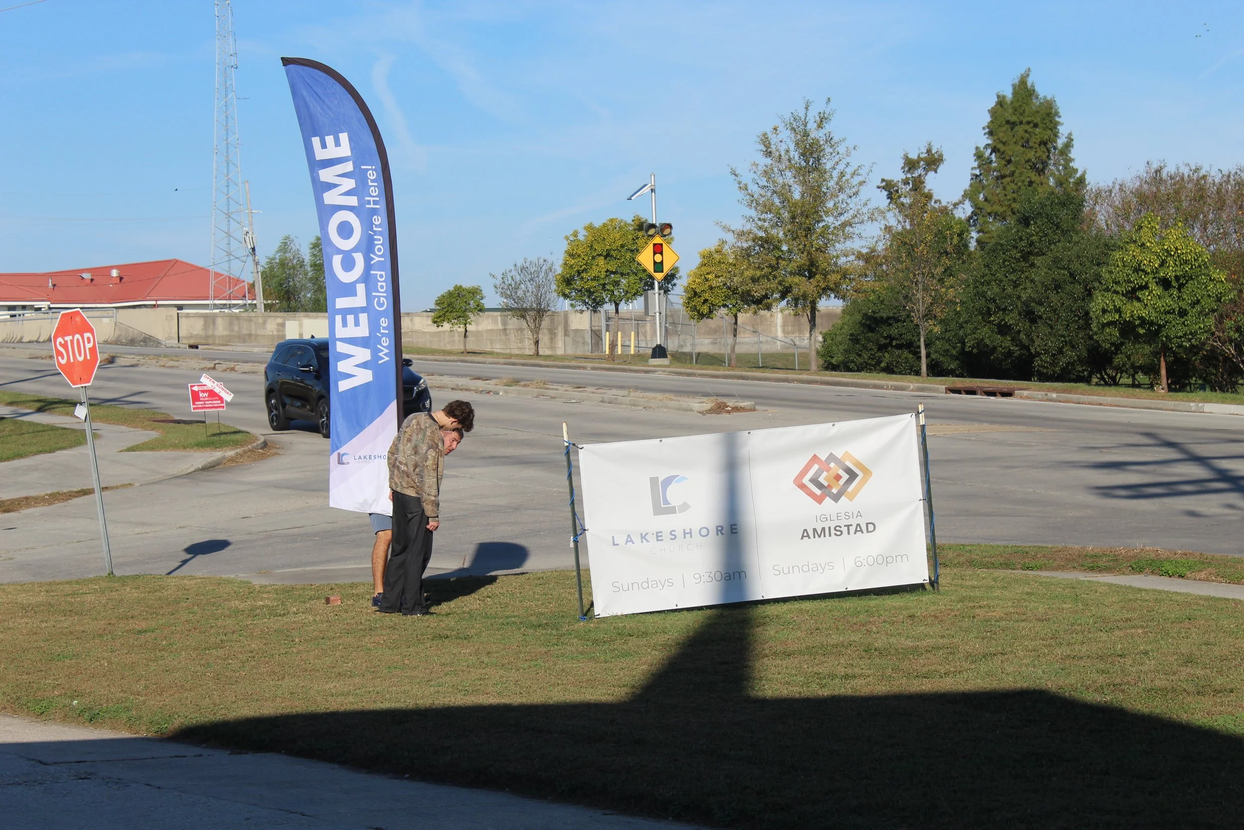  What time does service start? 