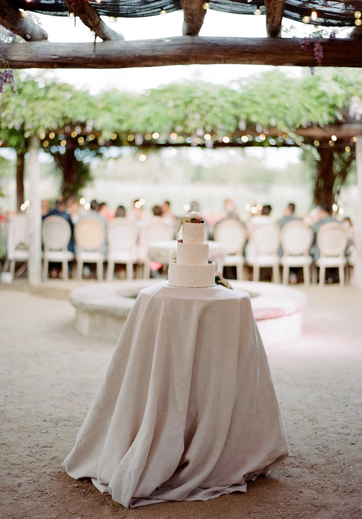 57_wedding-cake-enjoy-cupcakes.jpg