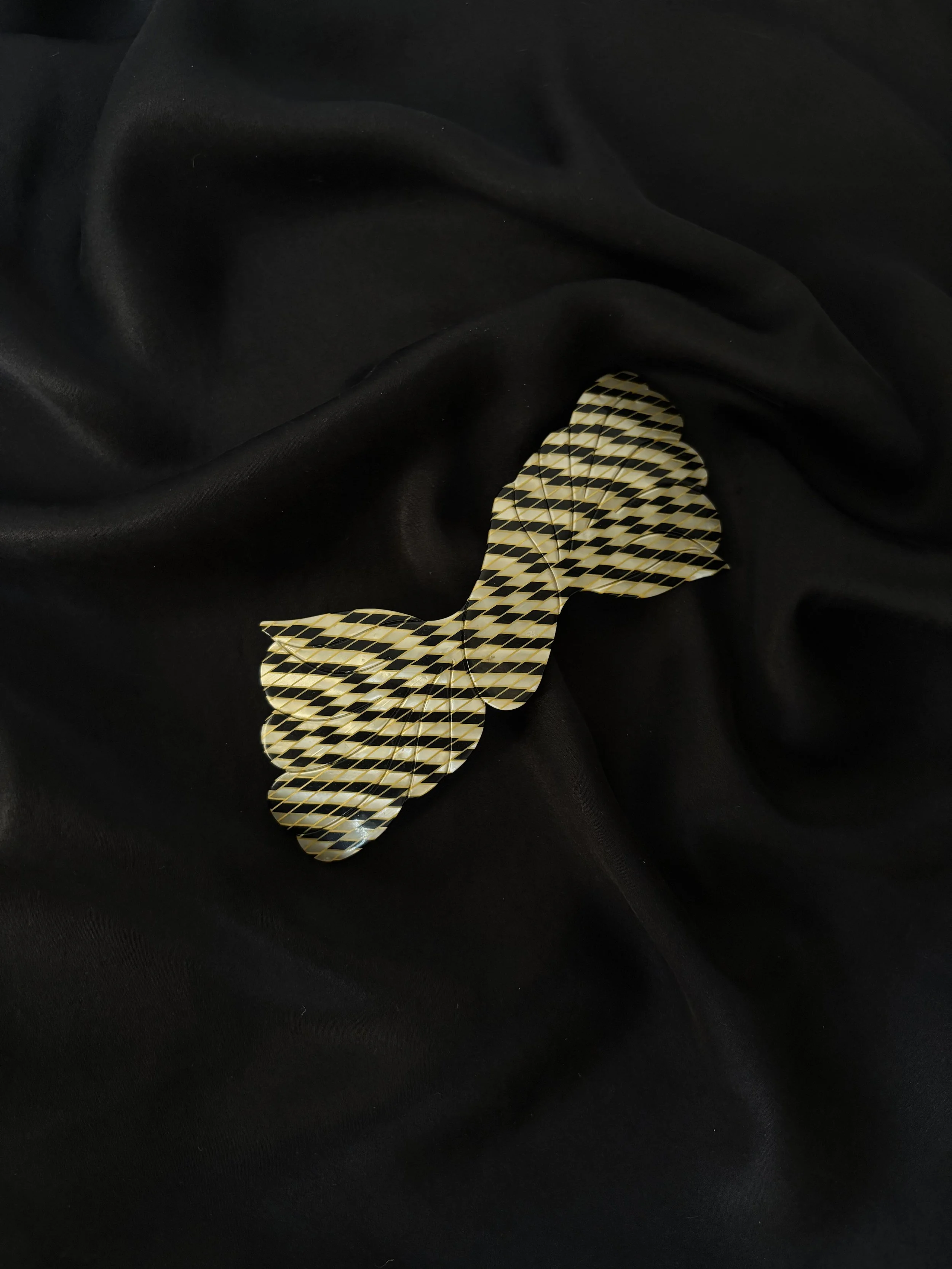 Vintage Resin Bow Hair Clip