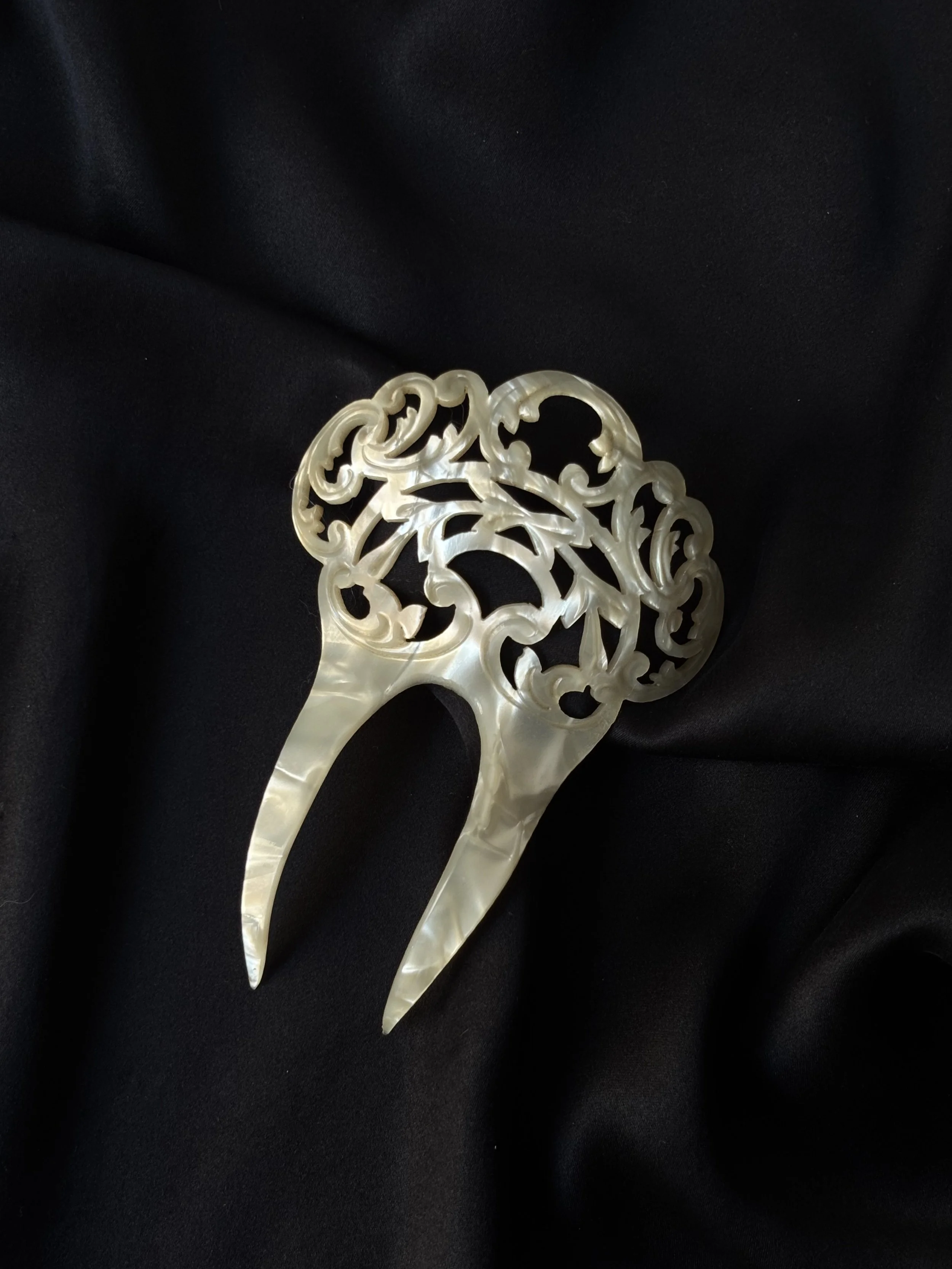 Vintage Shell Hair Accessory