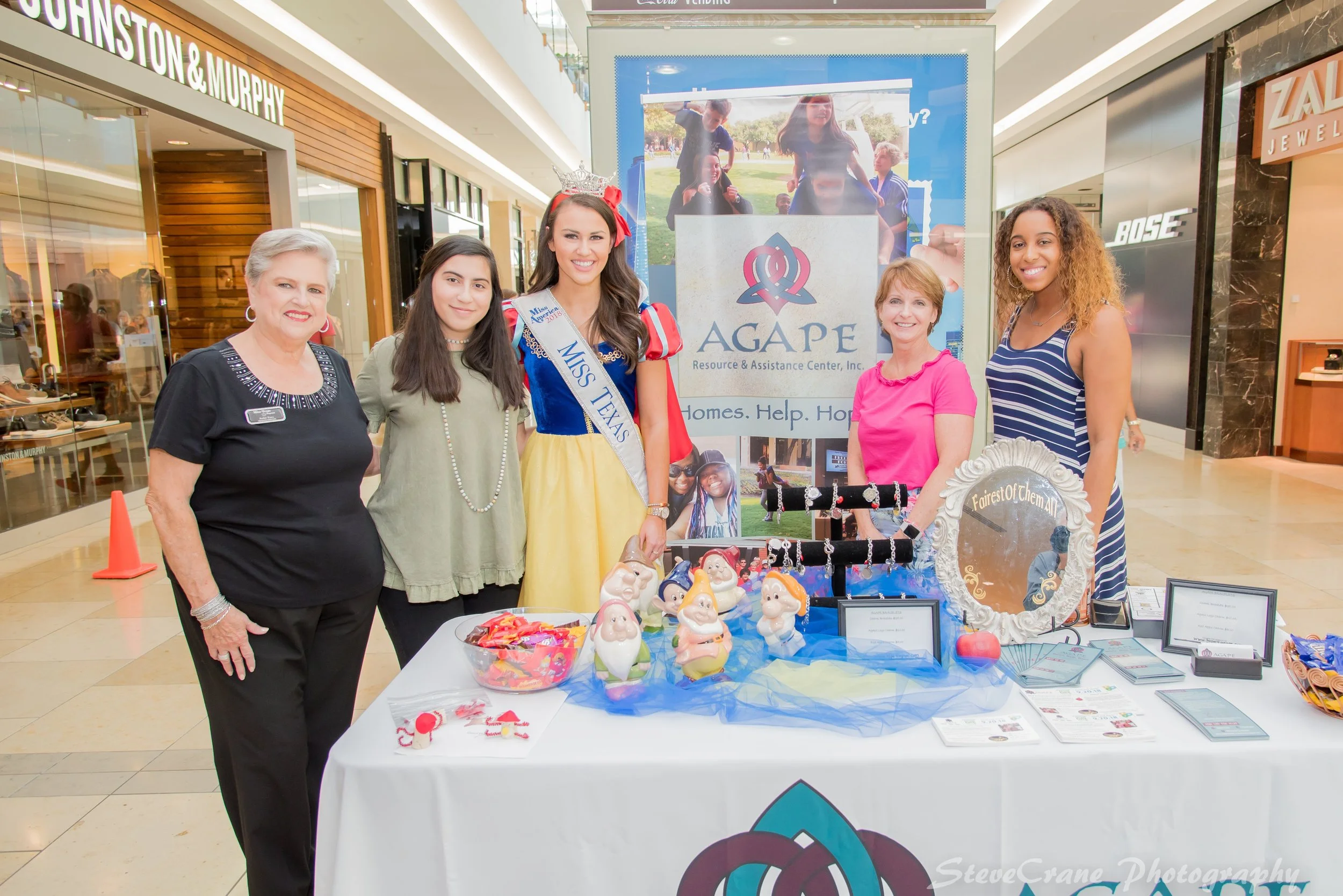 2018 North Texas Giving Day: Jackie Estes (Miss Texas' Handler), Raneem Abuajazr (Agape Caregiver), Madison Fuller (Miss Texas), Rev. Janet Collinsworth (Agape Founder &amp; Executive Director), Ayra Springs-Foster (Agape Communications/Special Events Coordi…
