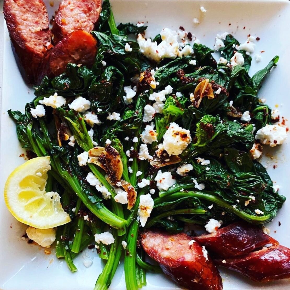 @registerssausage is the Swiss Army knife of foods&rdquo; -Anonymous 
.
That&rsquo;s either a quote from Mark Twain or we just made it up...either way check out this incredible dish made by @rachelanndolfi 🔥🔥🔥
.
.

Blanched broccoli rabe with crum