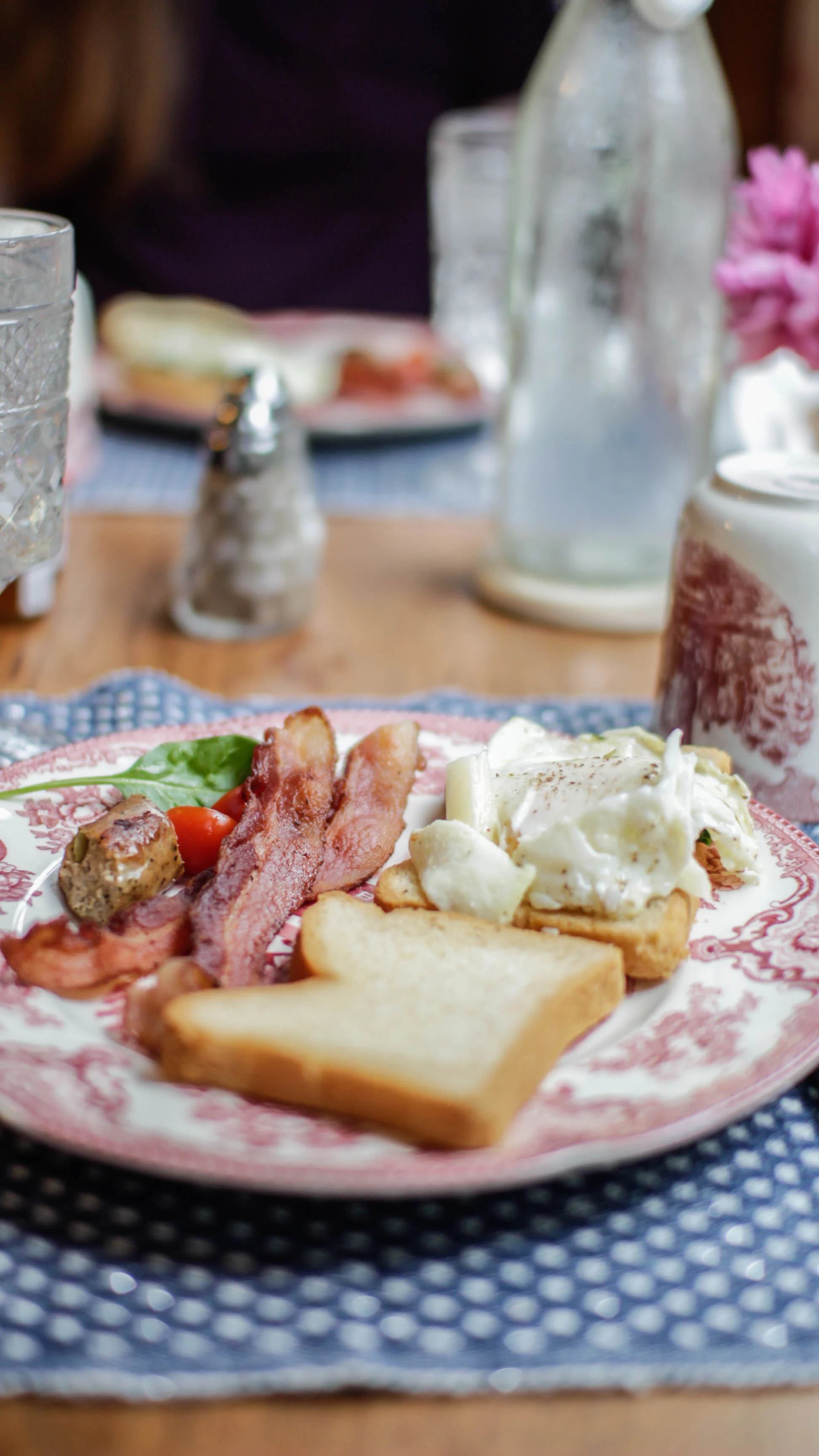 Hotels Near Naperville, Illinois