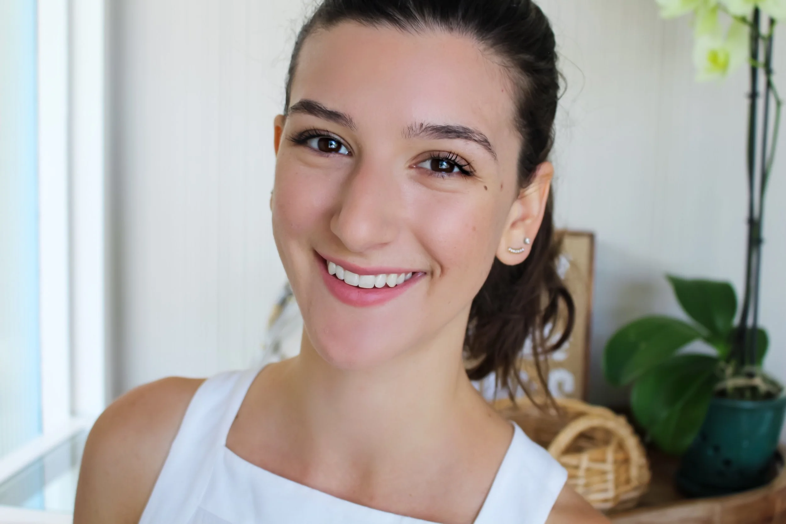 Cosmetics-By-Caroline-YouTube-Channel