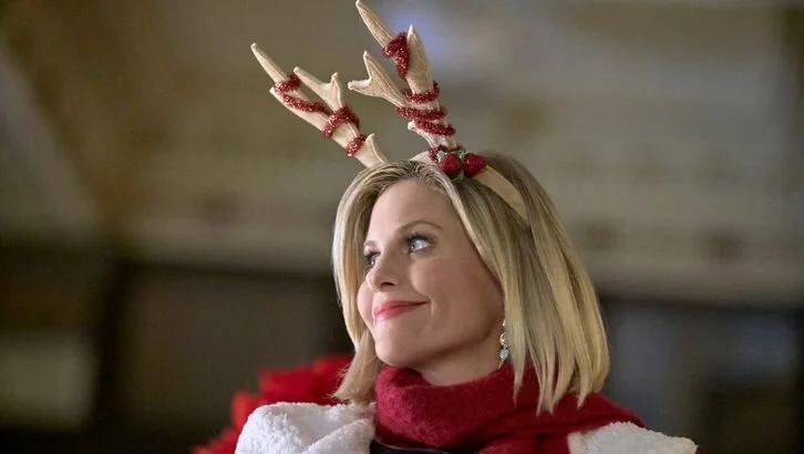 Starring: Candace Cameron Bure , Luke Macfarlane and Jean Smart