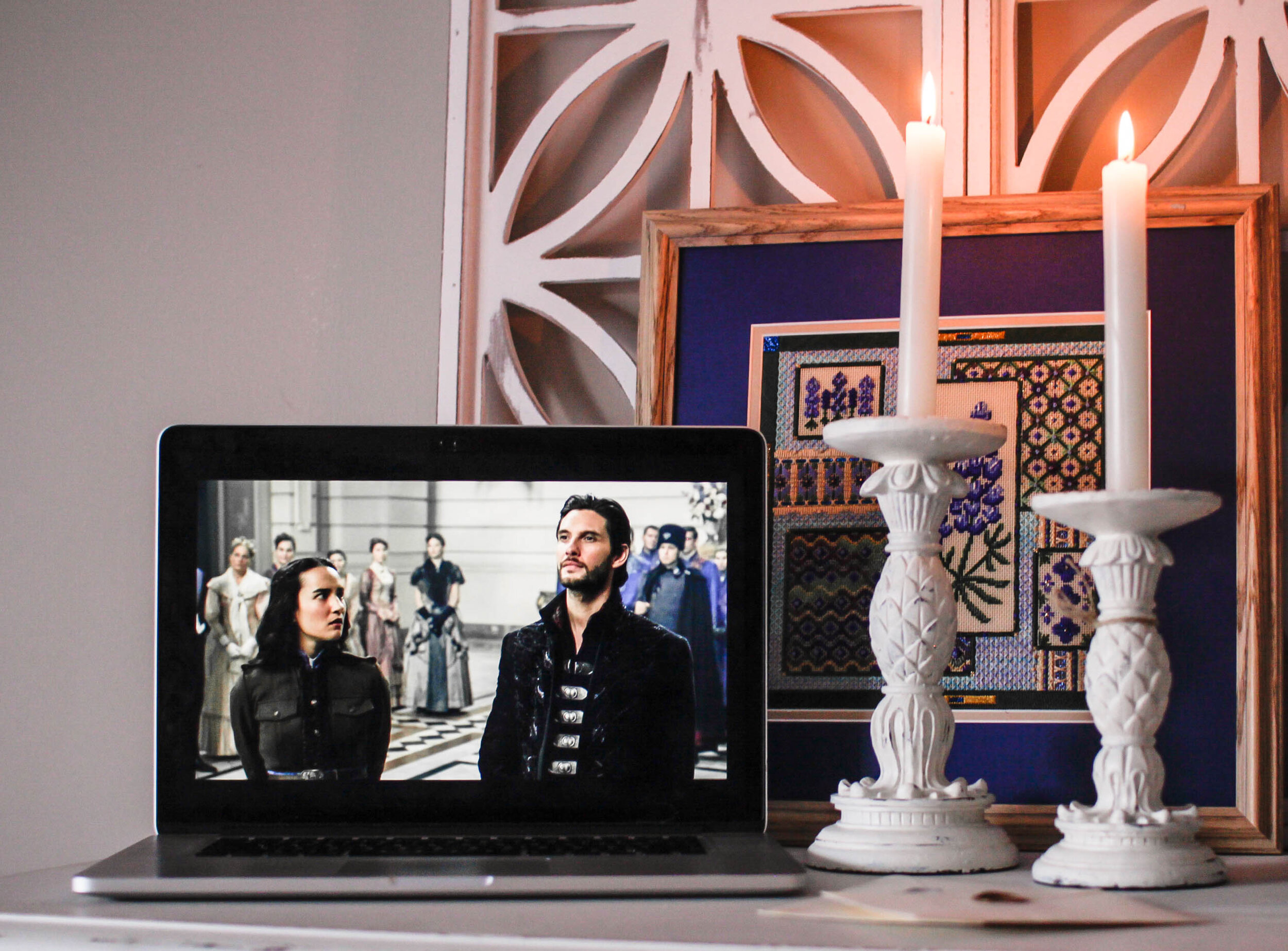 Shadow And Bone Season 1 review on Netflix