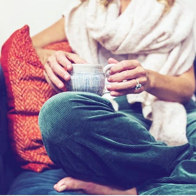 Nothing is sweeter than scrolling through IG and spotting your work being used lovingly! Thank you @therapyinsession for always supporting my work!
#mugshot #ceramiccups #coffeecup #coffeetime #ceramics #pottery #stoneware #ceramicart #art #ceramicdi