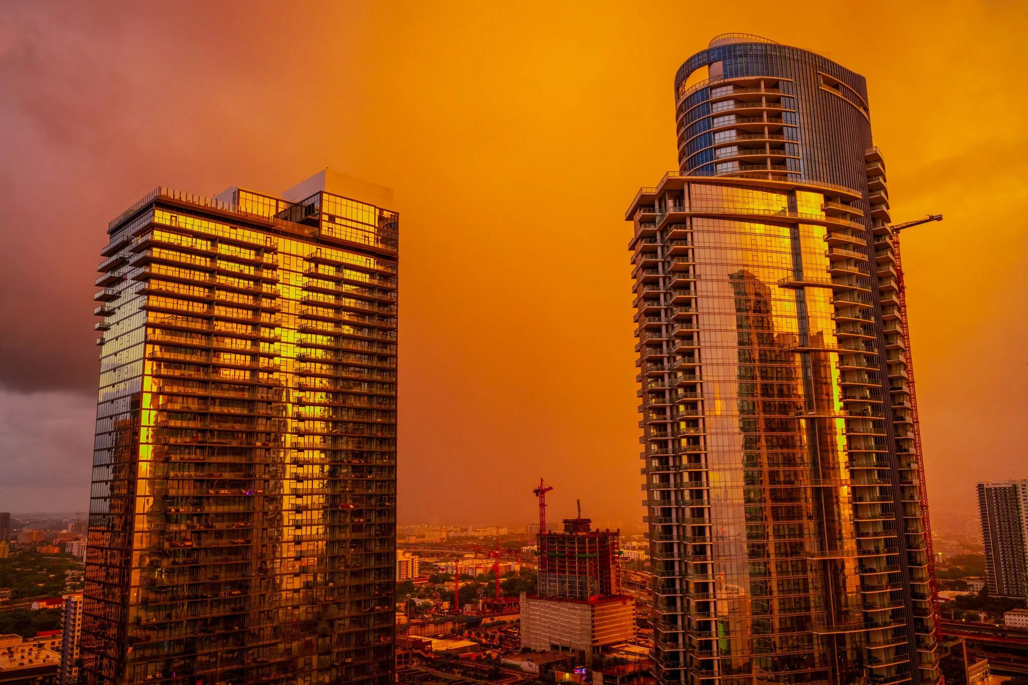 Paramount-World-Center-Tropical-Web.jpg