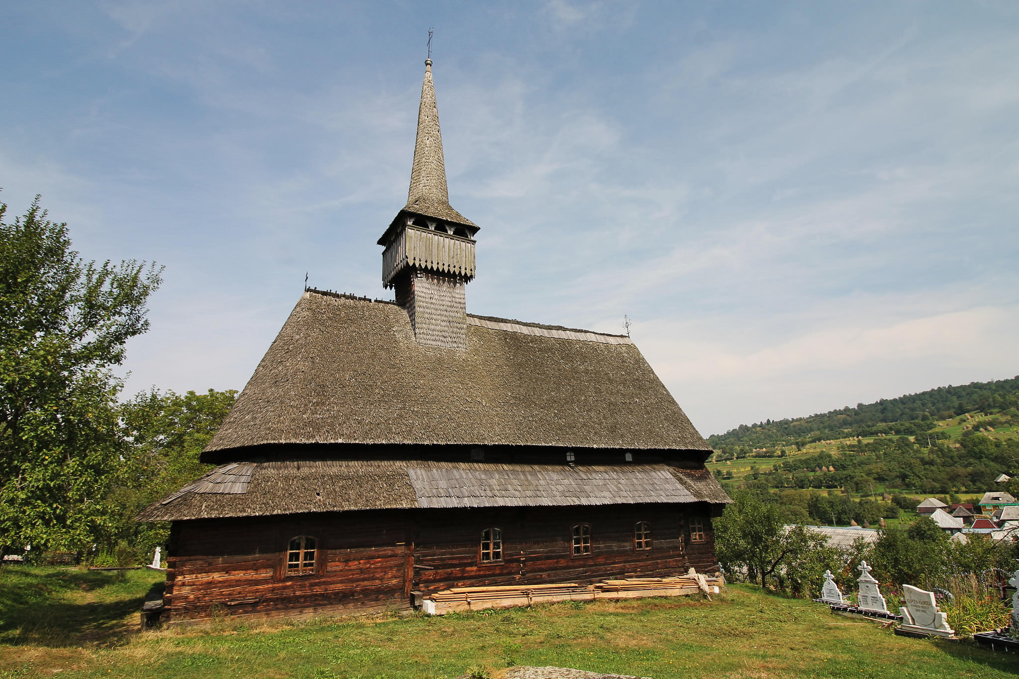 The Budesti Josani Wooden Church (copyright: creative commons )