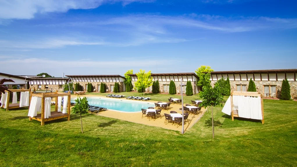 Golf Hotel Pianu, jud. Alba ( image source )