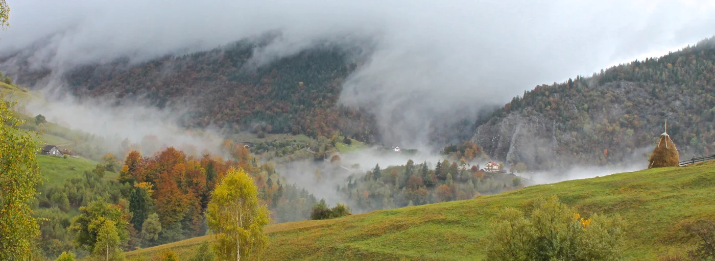 Low cloud washes down into the folds of Piatra Craiului (copyright: Arabella McIntyre-Brown )