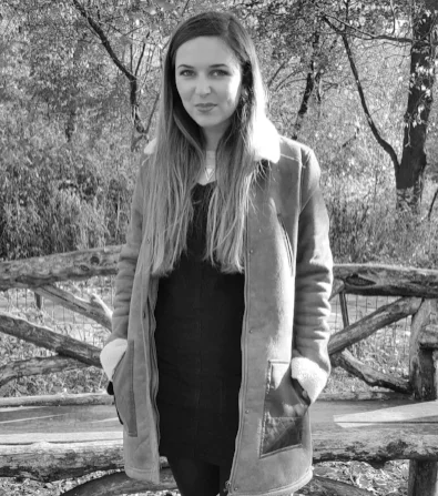 Annabelle Carvell , Co-Founder & Editor-in-Chief @AnnabelleCSyn Annabelle has been shortlisted for the 2012 Cinnamon Press Short Story Prize and has work published in Litro Magazine, pioneertown, CHEAP POP, Coal Magazine , Lime Hawk, wildness, amongst others. She was nominated for Best Small Fictions 2017 for her story ' Bryce Canyon ' in WhiskeyPaper . Annabelle is in public relations by day, and runs the explosive world of Synaesthesia by night. She is fascinated by fractured relationships and quiet voices, and her short stories are influenced by Ian McEwan and anything else that challenges boundaries. Annabelle heads up Synaesthesia alongside Carlotta, and runs the Instagram, press enquiries, art competitions, newsletter and more. LOVES: The earth, stories with burnt skin and fleshy scars, tongue-poetry PEEVES: Comic Sans MS / bad fonts