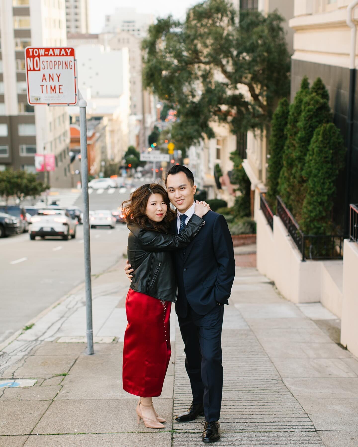 Need a location idea for your engagement session? Pick your favorite SF neighborhood. Nob Hill is a classic. ❤️ My guide to photo locations is in my link in bio.
.
.
.
.
.
#nobhillengagementsession #sfengagement #sfengagementsession #sfengagementphot