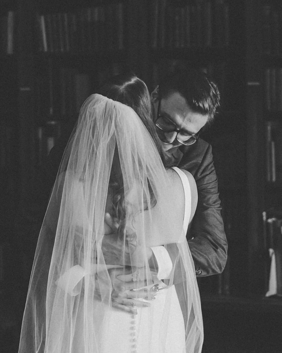 A San Francisco love story through and through: from the quiet library moments to skyline views high above Nob Hill.

Happy anniversary, M &amp; Z 🤍 What a joy it was to capture your beautiful day at the @uclubsf.events .

📍 University Club of San 