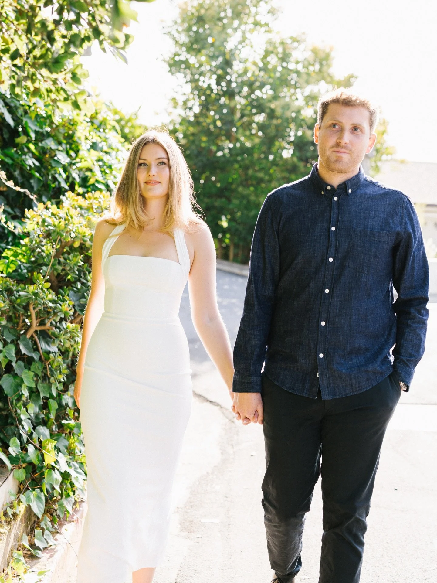 Tr&egrave;s chic. 🇫🇷🥂

These two met in French 2 at Cal, so it only felt right to spend their engagement session wandering the charming streets and waterfront of Tiburon as if we were in a little corner of Paris, just with Bay Views instead of the