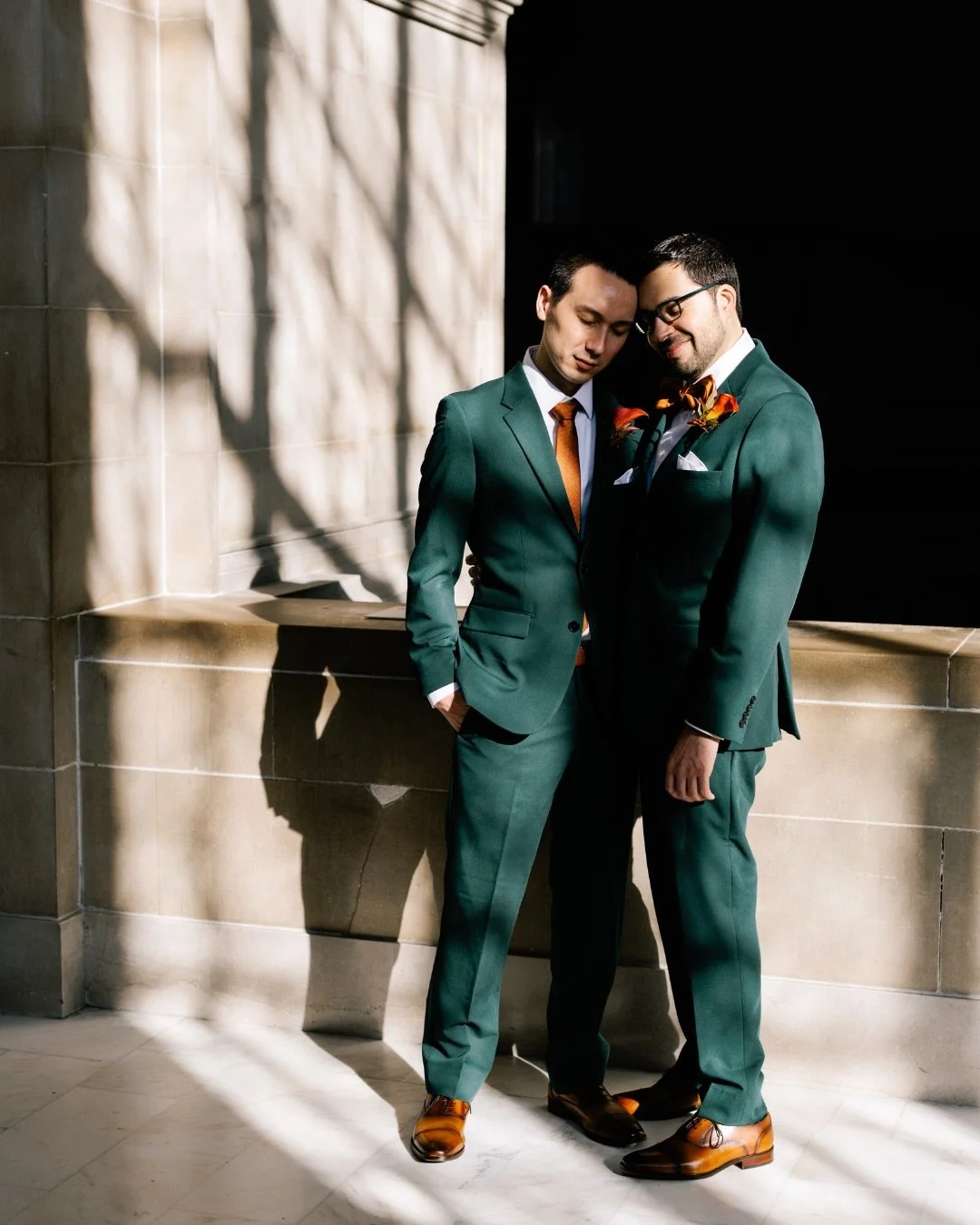 Fresh from last week: two handsome grooms exchanged vows in emerald. At SF City Hall, of course. 💚

Part two (the bigger celebration the next day) coming soon! 

.
.
.
.
.
.
Bouts: @lovetheseflowerssf 

 #sfweddingphotography #documentaryphotography