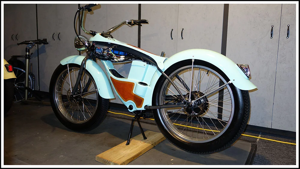 Safety Note: Elevate rear wheel when troubleshooting the drive system.