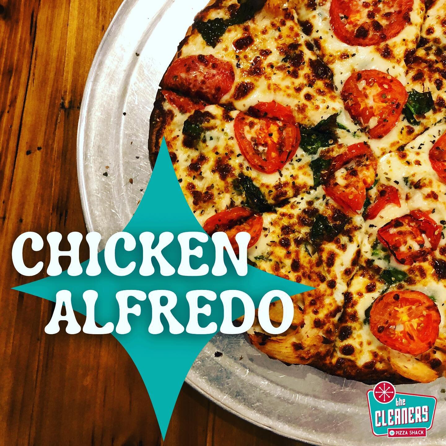 Some days call for pizza, don't they? Try our Chicken Alfredo Pizza today. 
A savory dish made with fresh pizza dough baked with our creamy alfredo sauce topped with mozzarella cheese, grilled chicken breast, Roma tomatoes, and spinach!

𝘗𝘭𝘦𝘢𝘴𝘦