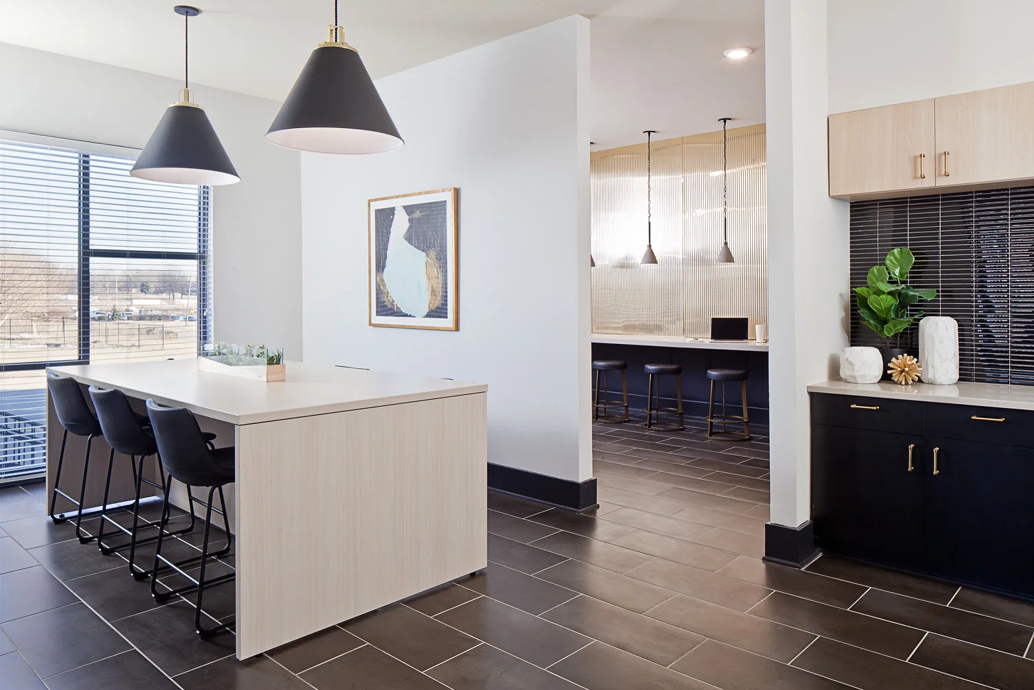 757NPattersonApt_1928.jpg