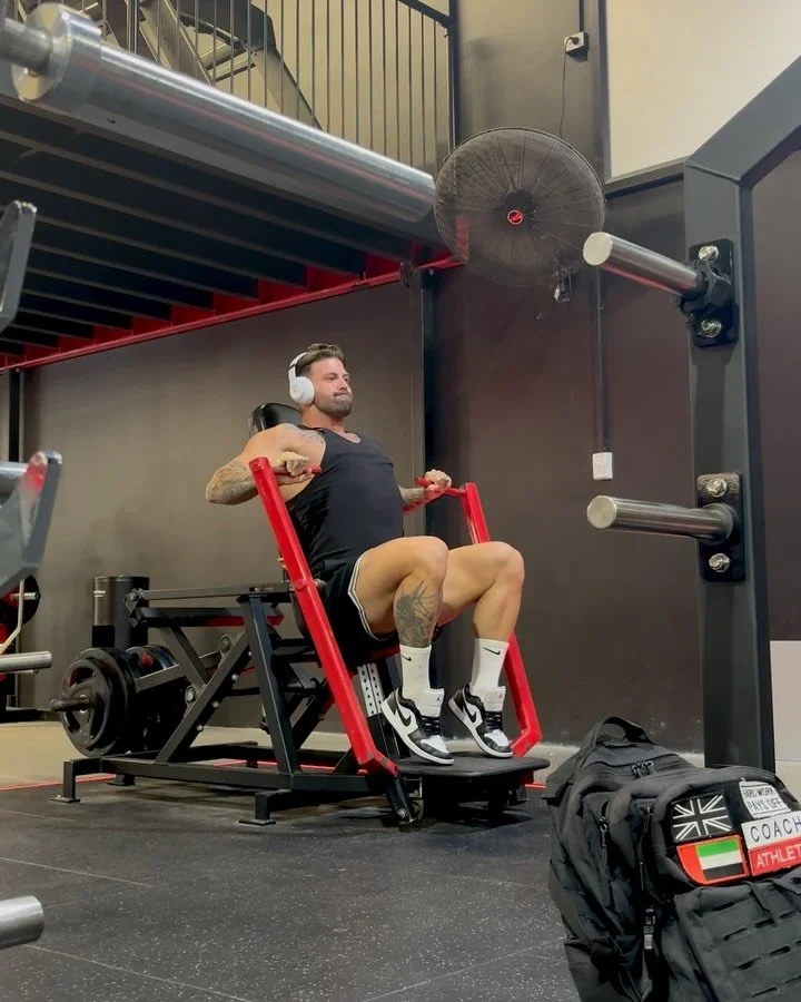 Push &amp; Arms @worldgymashmore 🇦🇺

I used to struggle coming out of my routine, away from my home gym, for long periods of time.

I thought I would lose all my progress and being &ldquo;out of routine&rdquo; used to give me anxiety.

Now, not so 