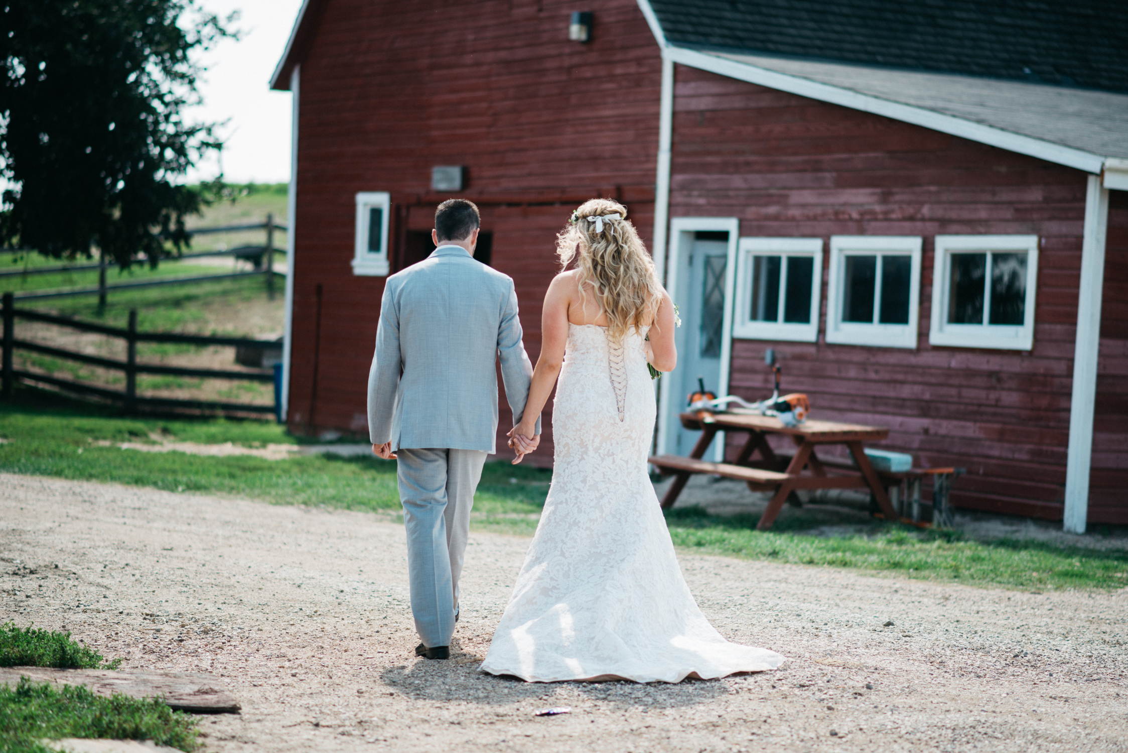 009_saskatoon_saskatchewan_small_town_wedding.jpg