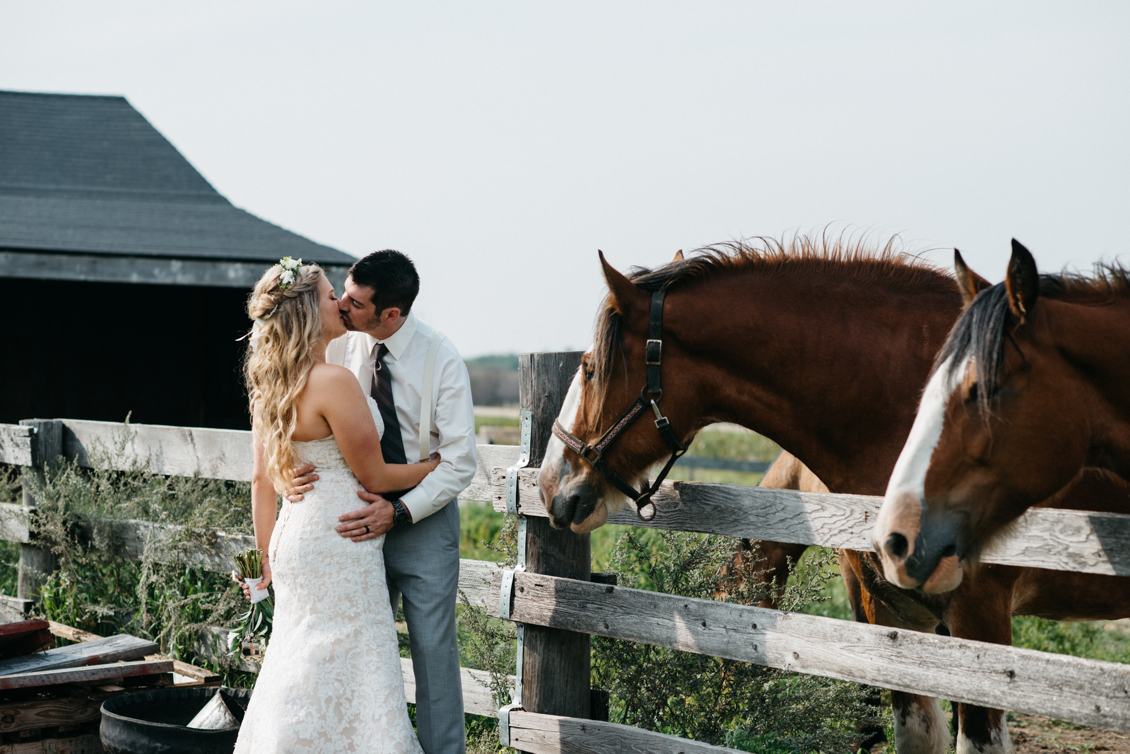 029_saskatoon_saskatchewan_small_town_wedding.jpg