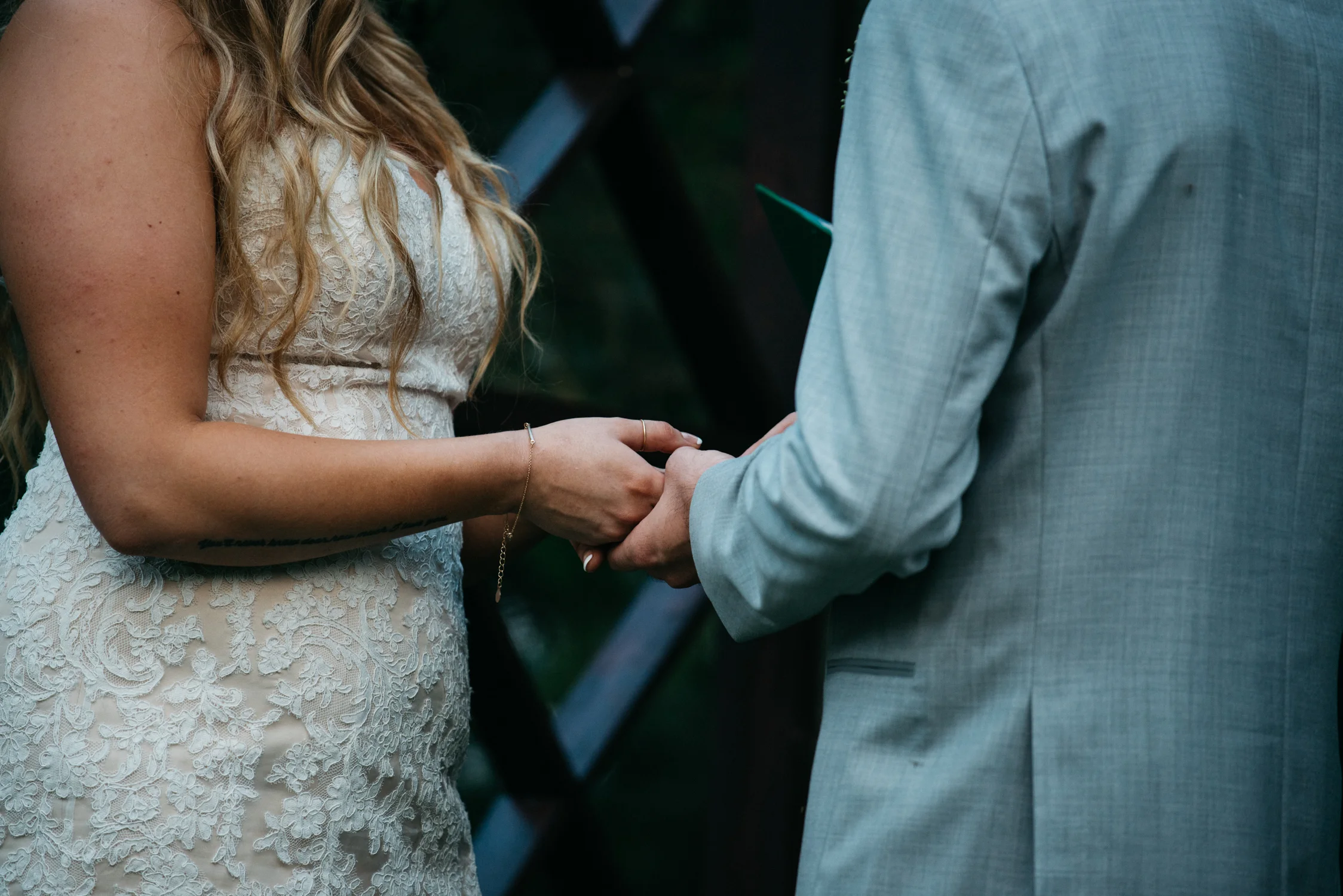 059_saskatoon_saskatchewan_small_town_wedding.jpg