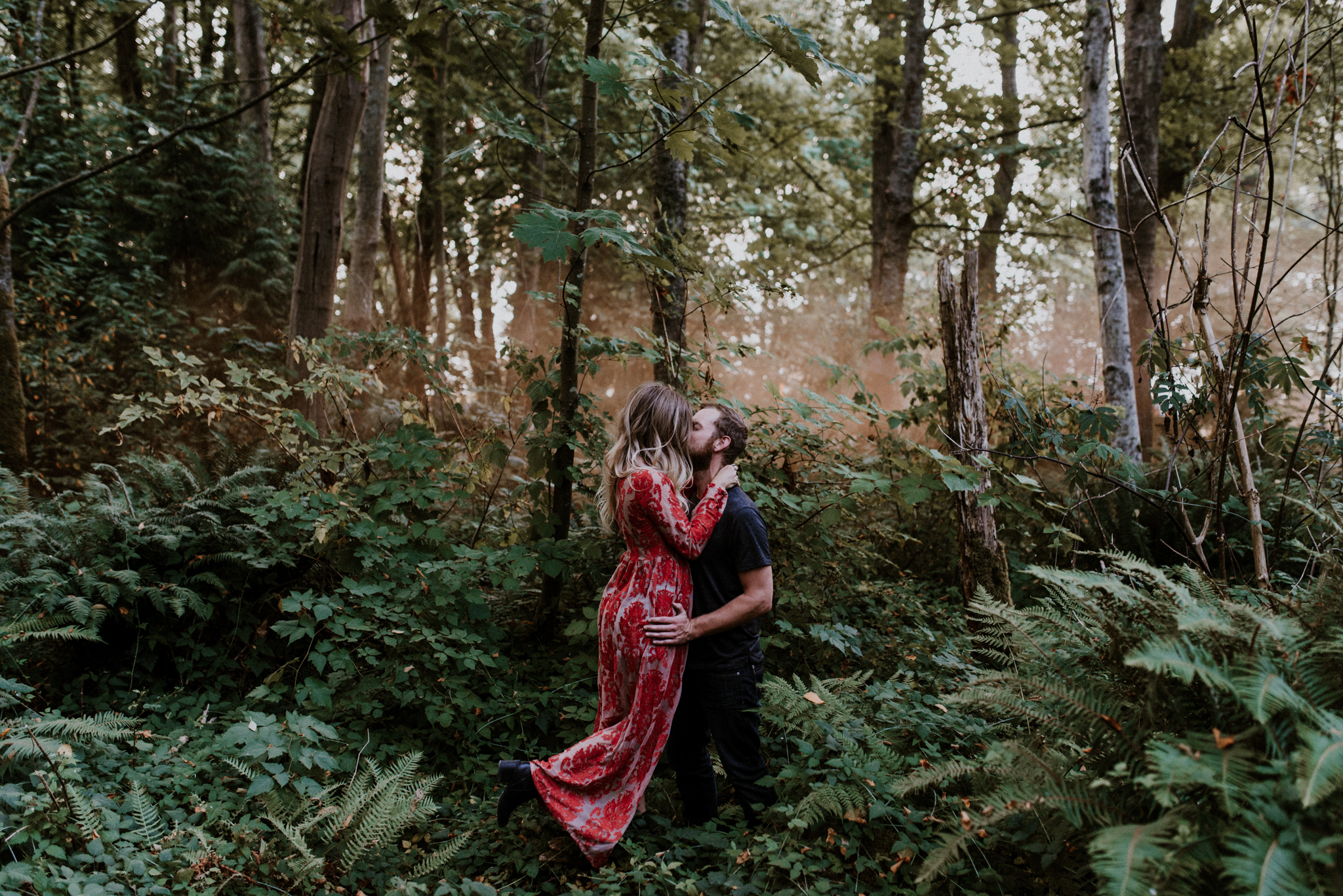 022_StacieCarrPhotography_vancouver-elopement-photographer-adventurous-engagement-smoke-bomb-beach.jpg