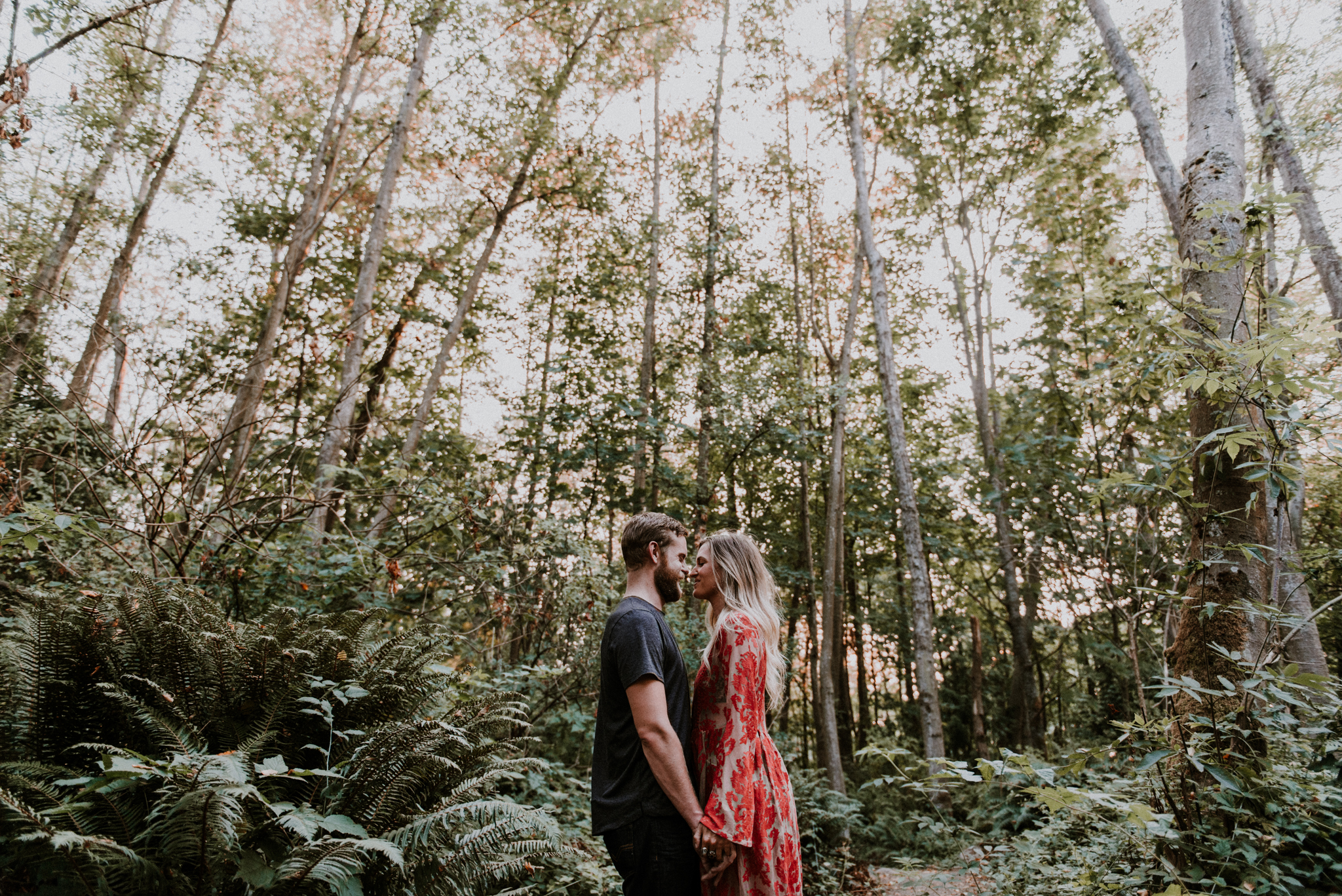 028_StacieCarrPhotography_vancouver-elopement-photographer-adventurous-engagement-smoke-bomb-beach.jpg