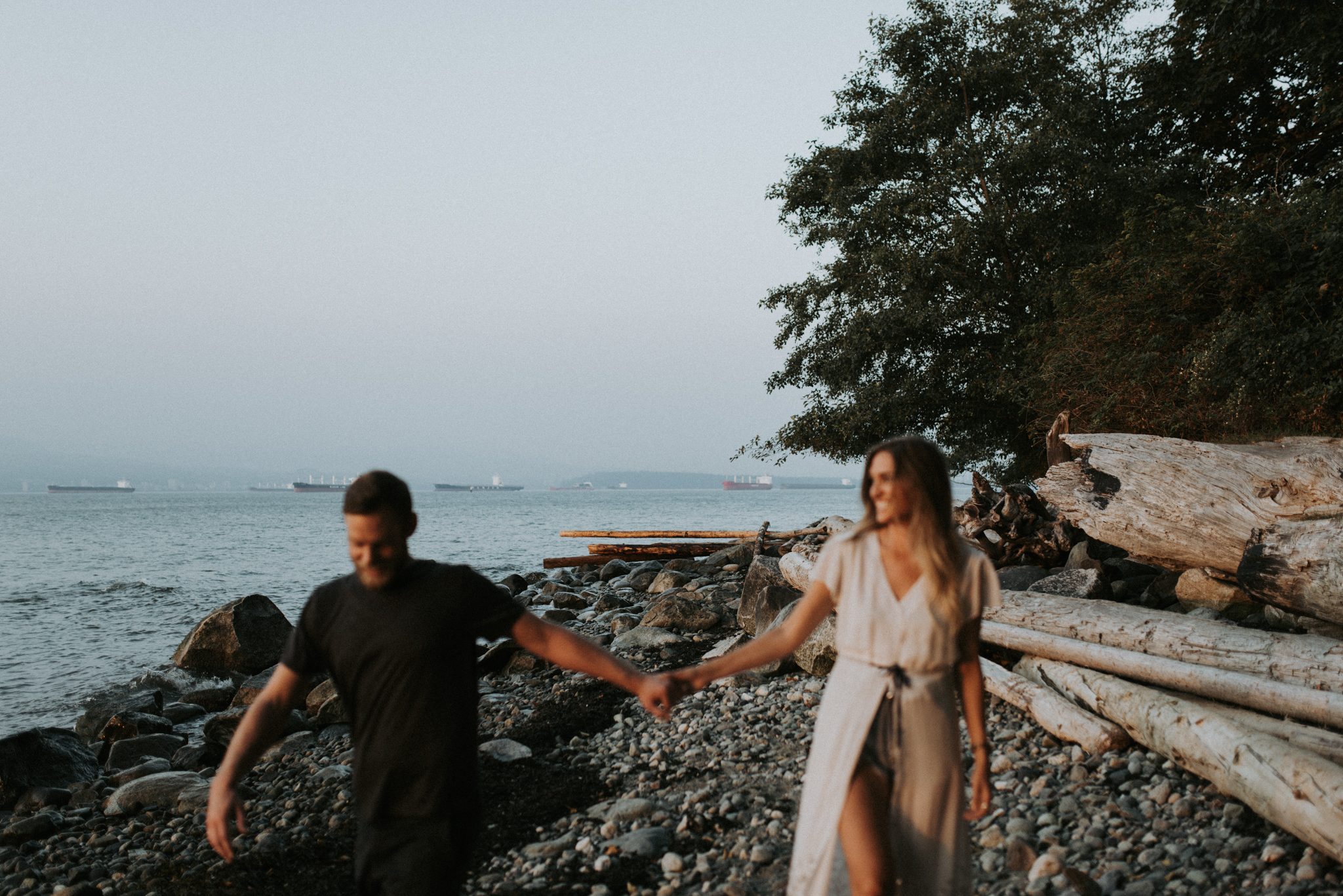 073_StacieCarrPhotography_vancouver-elopement-photographer-adventurous-engagement-smoke-bomb-beach.jpg