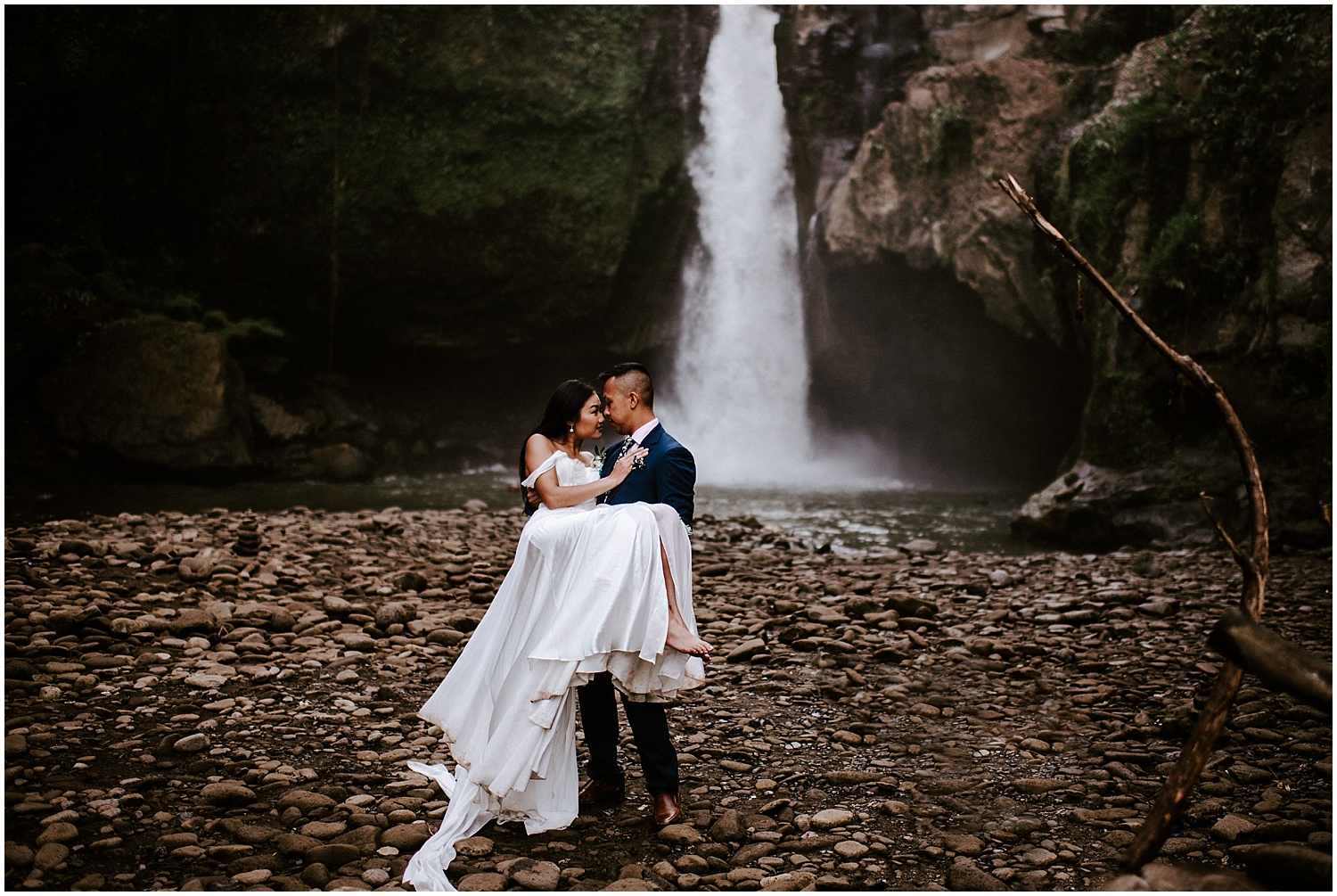 canadian wedding in ubud bali at tegenungan waterfall for elopement photos