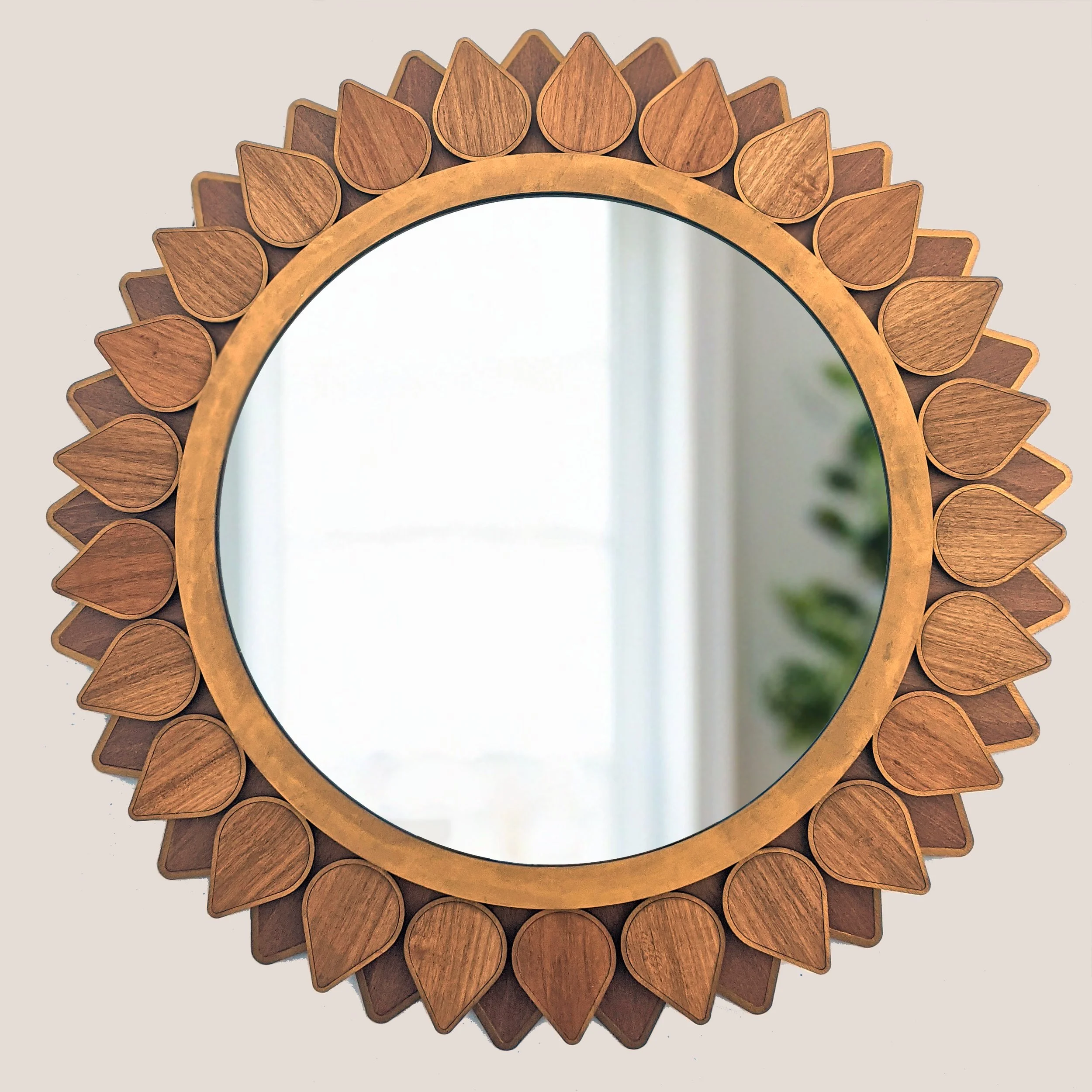 Round wall hanging mirror.jpg