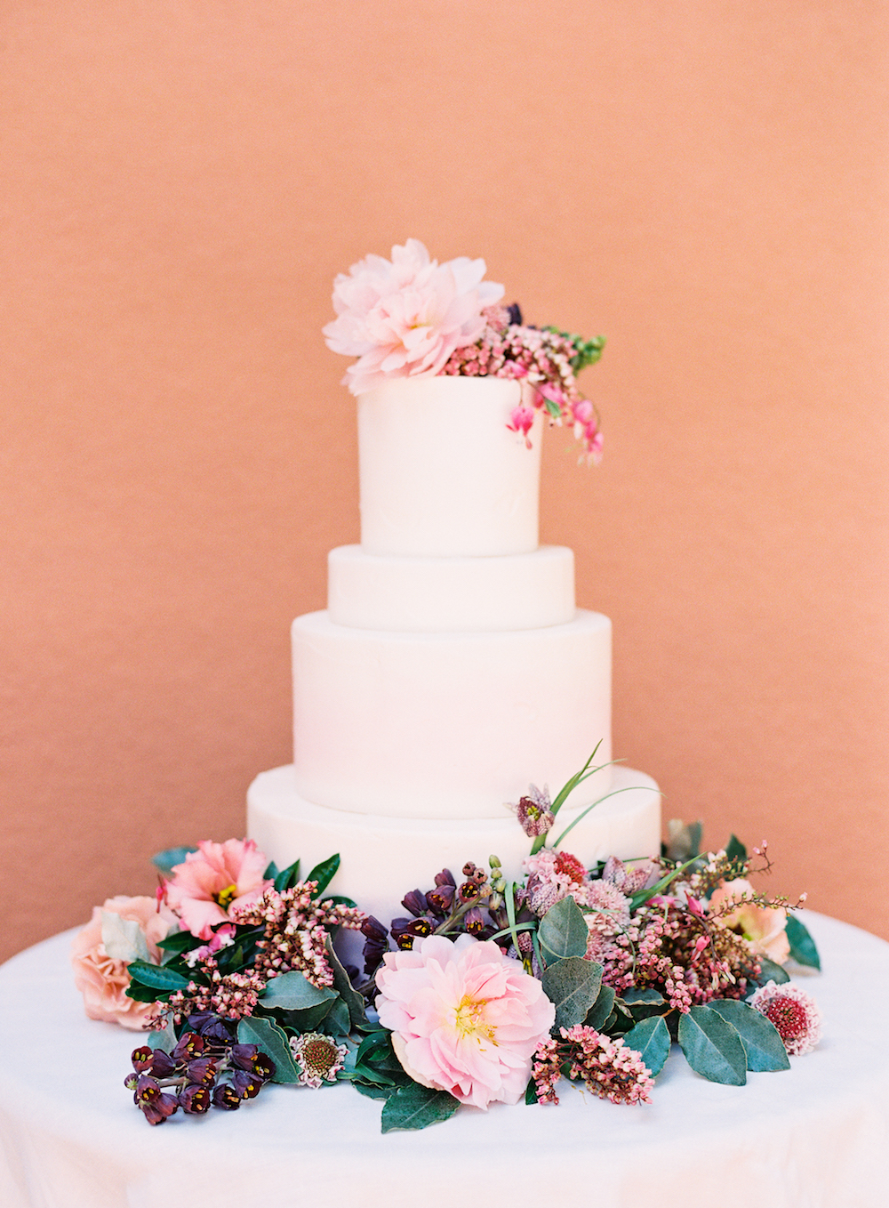 Wedding Cake with Flowers - Winnipeg Wedding Planner