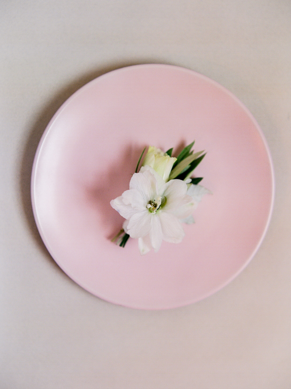 White Boutonniere - Wedding Flower Ideas
