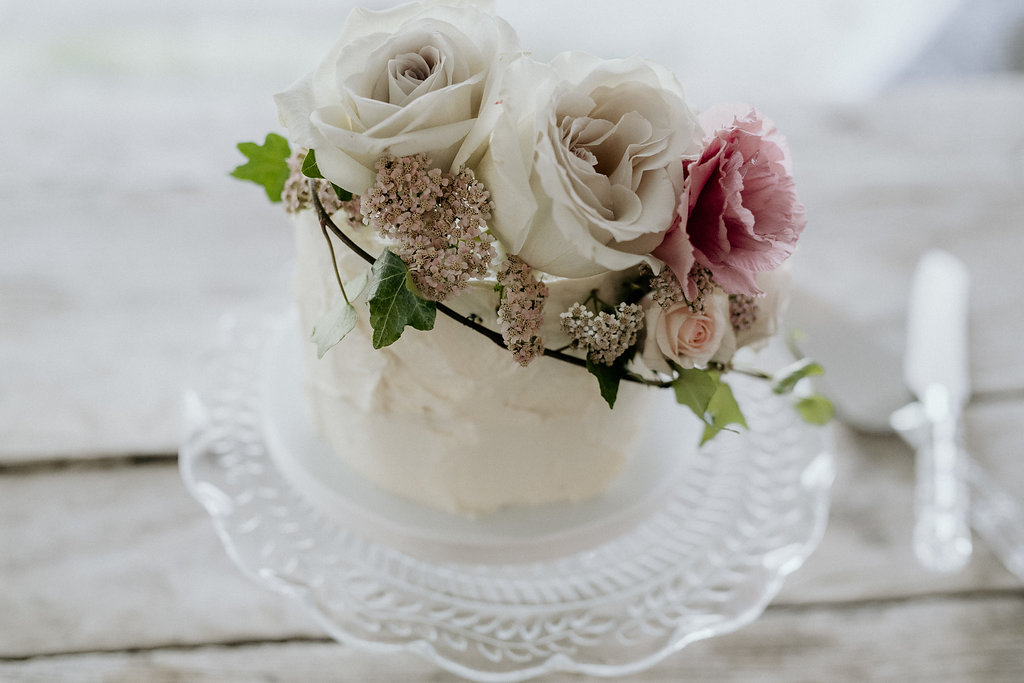 Fresh Flowers on Wedding Cake - Wedding Bakery in Winnipeg